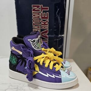 NEW - Converse x CHINATOWN MARKET Lakers Pro Leather Hi - Men's Size 5